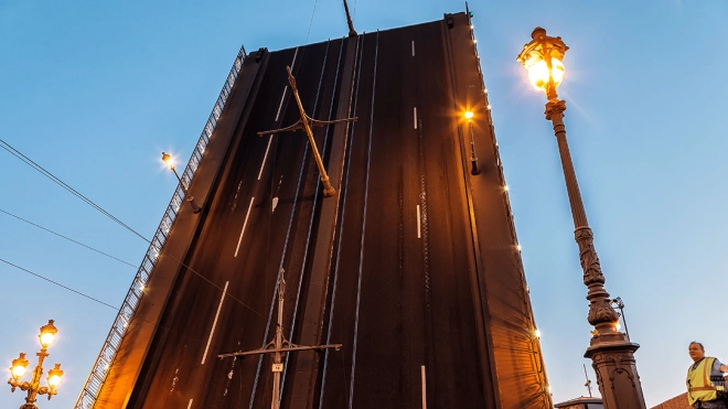 В Петербурге утвердили график разводки мостов