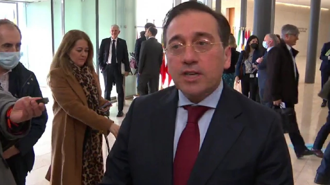 Глава МИД Испании: ЕС обсудит возможность нефтяного эмбарго в отношении России