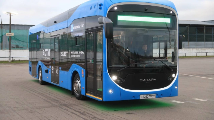 В Петербурге тестируют новый электробус "Синара"