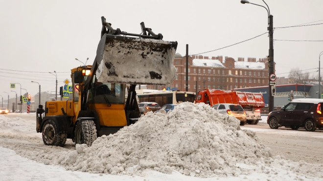 За сутки с петербургских улиц собрали и вывезли 28,3 тысяч кубометров снега