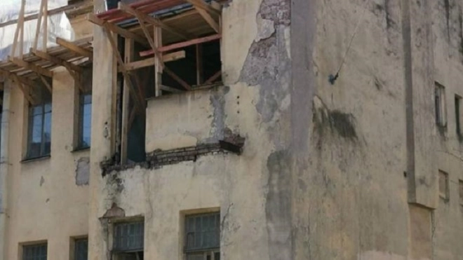 Владелицу семи квартир в Доходном доме Соловейчика оштрафовали за ремонт здания