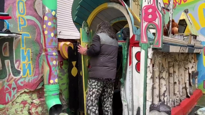Уличного художника Нельсона хотят выгнать из подвала на Полозова