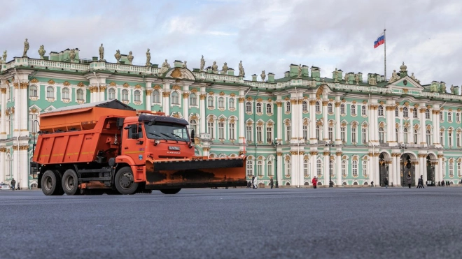 Уборочная техника Петербурга готовится к сильному снегопаду 14 декабря