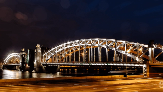 В ночь на 1 декабря 3 моста внепланово разведут в Петербурге 
