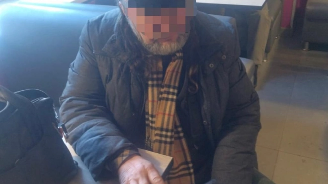 В Ленобласти росгвардейцы задержали мужчину, пристававшего к находившимся в кафе несовершеннолетним