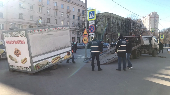 За неделю в Петербурге освободили 43 участка от незаконной уличной торговли