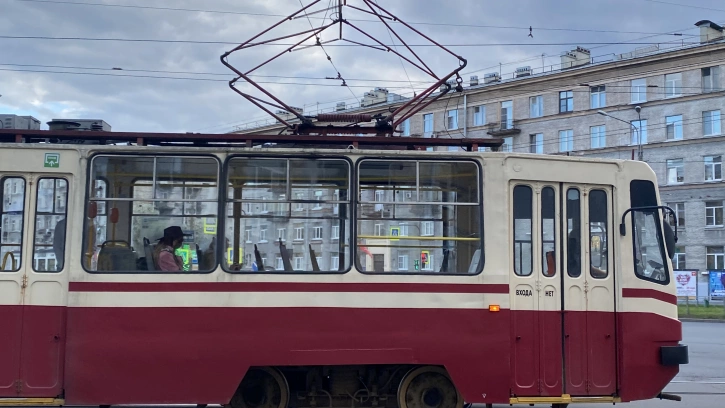 Маршруты трамваев №№ 21, 55 и 58 изменят на два дня из-за работ на проспекте Энгельса 