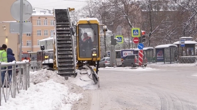 К предстоящей зиме Петербург закупил 160 тыс. тонн соли и 85 тыс. тонн песка