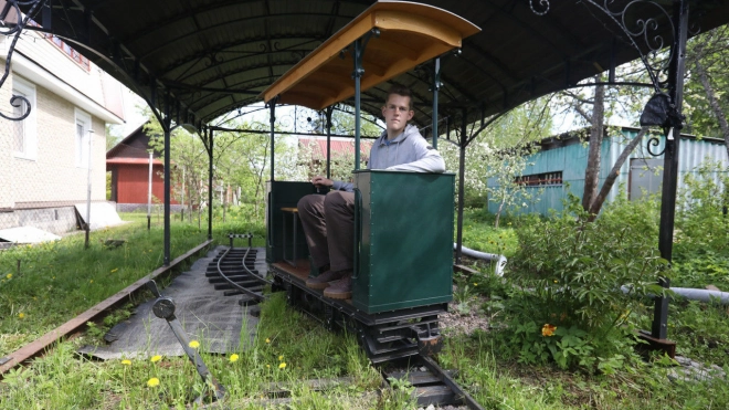 Петербургский студент построил трамвайную ветку у себя на даче 