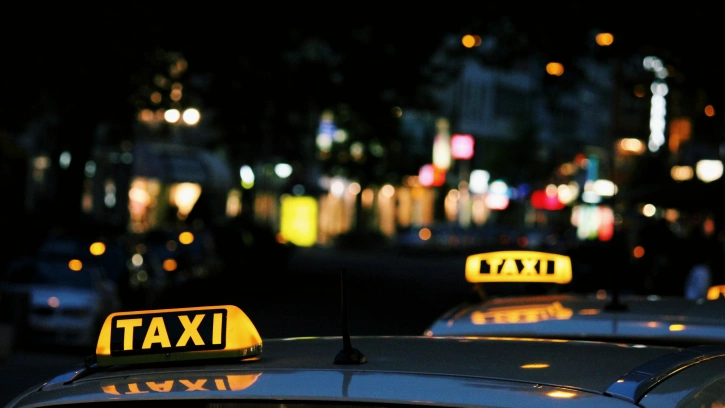 В Петербурге вырос спрос на водителей такси