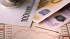 Курс евро на Мосбирже опустился до 77 рублей впервые с июня 2020 года