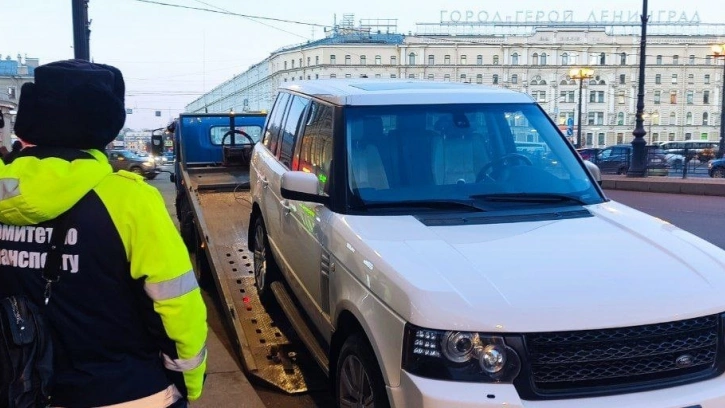 С начала года петербуржцы направили более 3 тысяч обращений о неправильной парковке