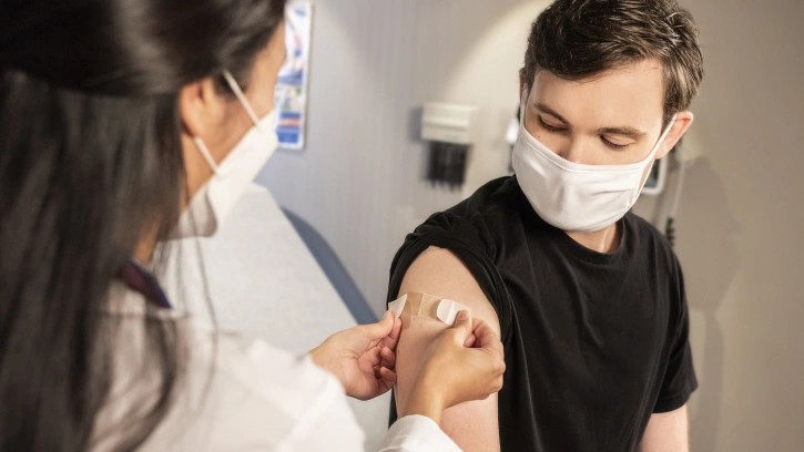 Пункт вакцинации в ТРЦ "Галерея" открылся в тестовом режиме