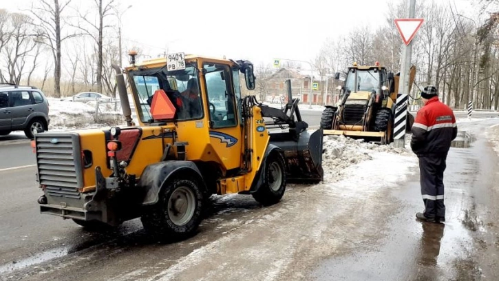За зиму с улиц Петербурга вывезли более 3,5 млн кубометров снега 