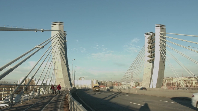 "Мостотрест" круглосуточную принимает жалобу на уборку снега на набережных и мостах