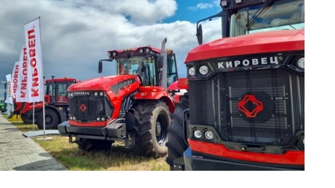 Половина тракторов, созданных на Кировском заводе, станут беспилотными