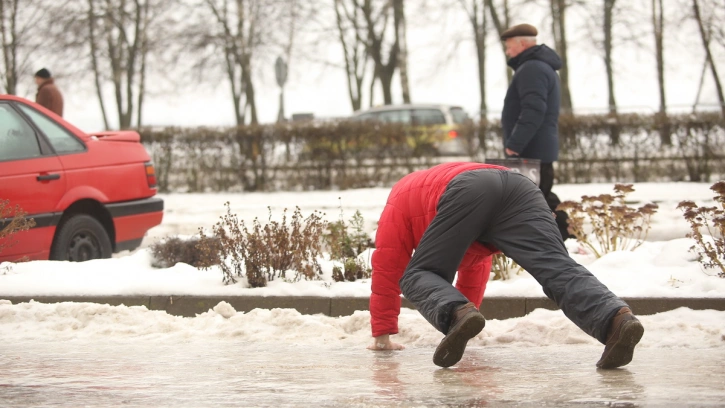Председатель комитета по благоустройству назвал худшие районы Петербурга по уборке снега и льда 