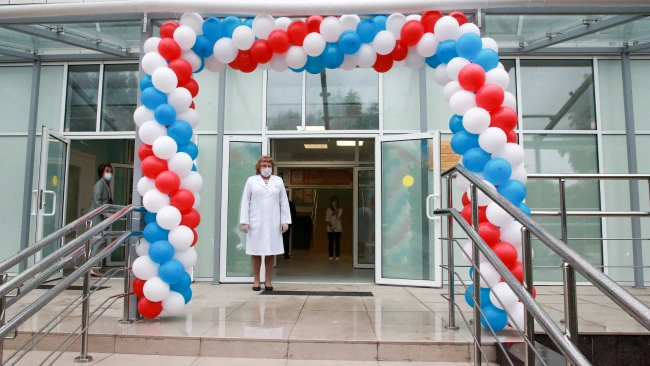Новая поликлиника с бассейном открылась в Приморском районе