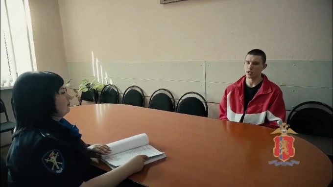 В Красноярском крае предстанет перед судом мошенник, забравший рубли и валюту у пенсионерок