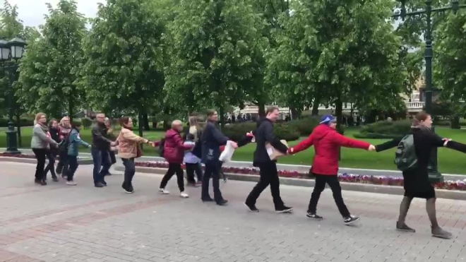 Видео: Москвичи вышли на стихийный митинг против реновации