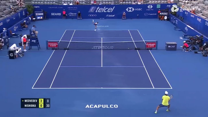 Медведев вышел в полуфинал турнира в Акапулько