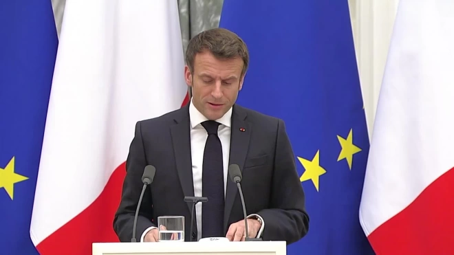 Макрон: Франция и РФ договорились работать вместе над гарантиями безопасности