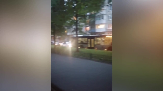 На Костюшко школьник перелез через ограждение и попал под колеса Audi