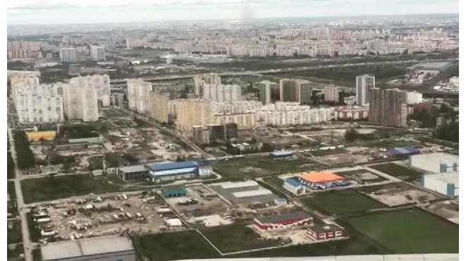 В Пулково пассажиров час не выпускали из самолета, разыскивая вора