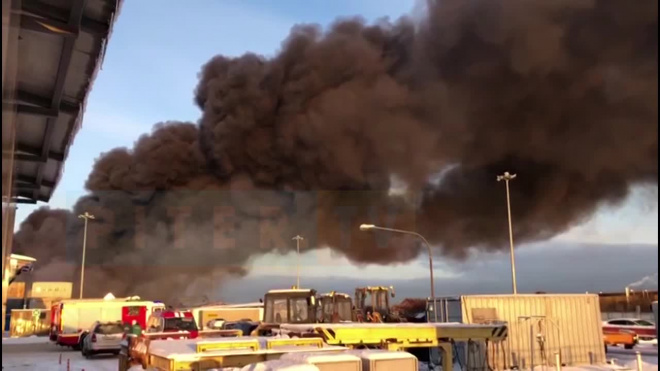 "Трансконтейнер" прокомментировал пожар в своем ангаре на Московском шоссе