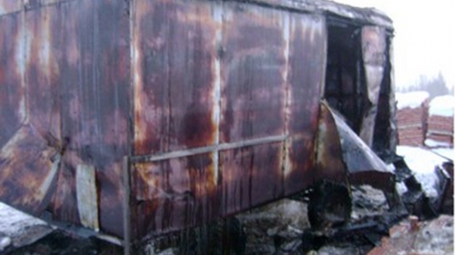 В Ленинградской области беженец из Луганска сгорел в строительной бытовке