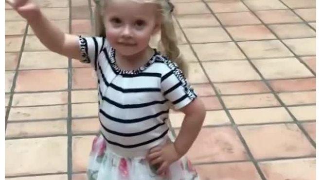 Максим Галкин опубликовал видео с танцем дочери под "Кармен"