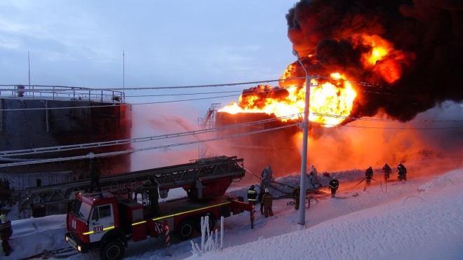 Пожар на нефтезаводе в Рязани: "Роснефть" и МЖД винят друг друга