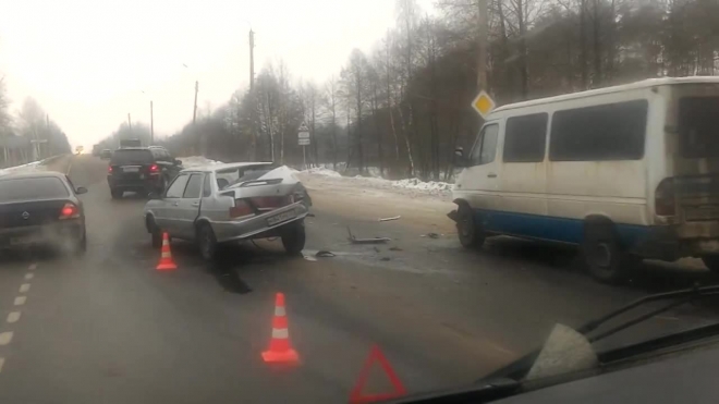 В Сети появилось видео аварии с микроавтобусом в Брянске