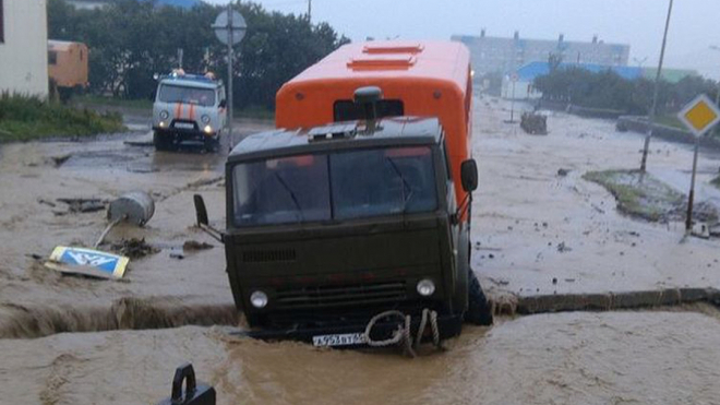 Тропический тайфун "Санву" затопил Северо-Курильск