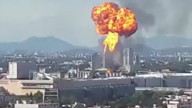Момент взрыва на заводе по производству алкоголя в Мексике попал на видео