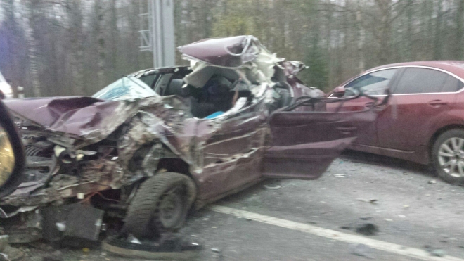 Появились фотографии кошмарной аварии, в которой погиб водитель Skoda