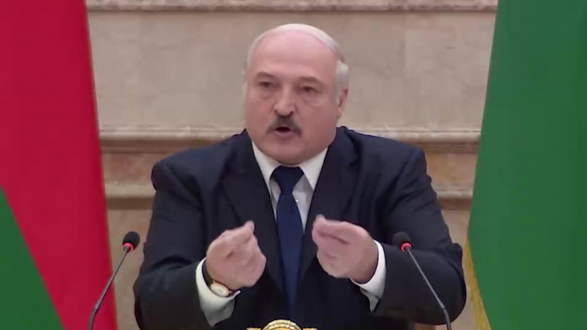 Лукашенко напомнил белорусам о путче с расстрелом тысяч протестующих