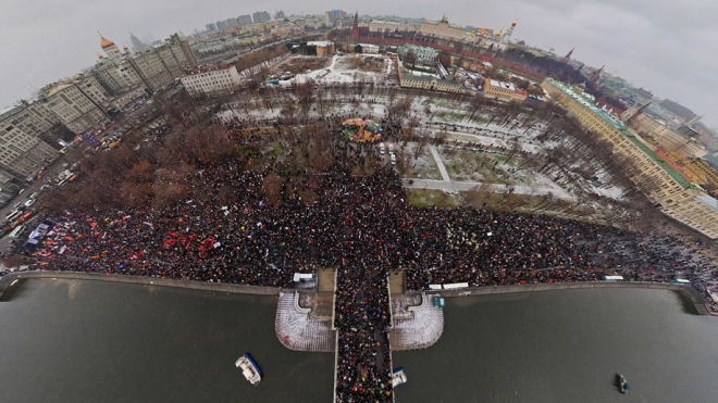 Оппозиция вновь хочет вывести на площади Москвы более 50 тысяч человек