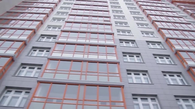 Бездомный погиб при падении с девятого этажа на улице Бурения