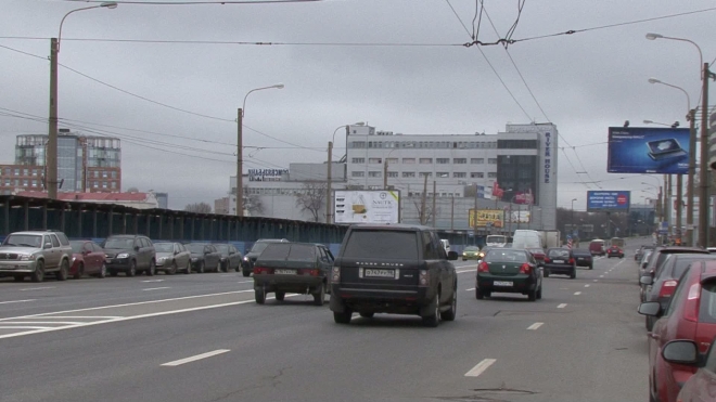 Деловой Петербург: Почему дорожает бензин?