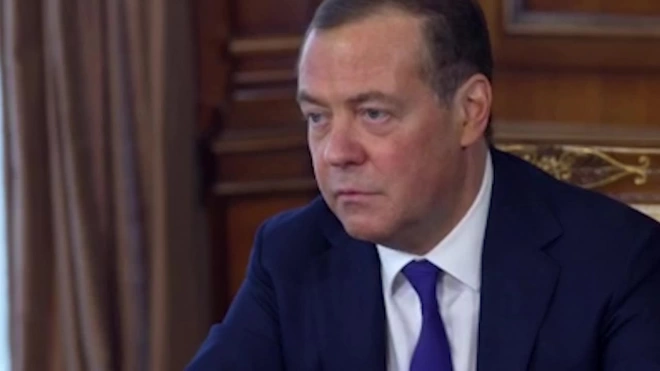 Медведев рассказал, что случилось бы с Россией без ядерного превосходства