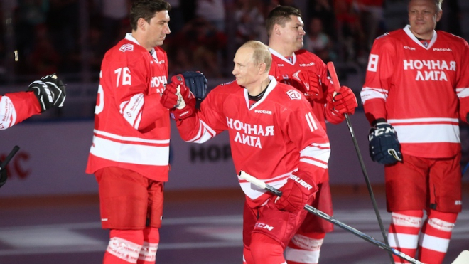 Путин стал самым результативным игроком в игре "Ночной хоккейной лиги" в Сочи