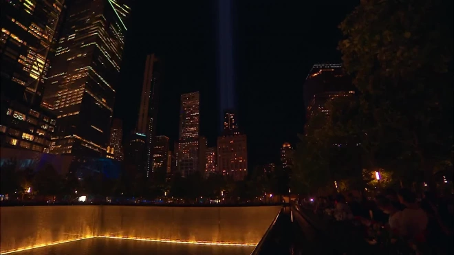 Две колонны света поднялись над Манхэттеном в знак памяти о жертвах терактов 11 сентября