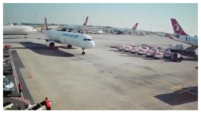 В аэропорту Стамбула один самолет протаранил второй