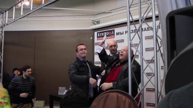 Нападение Стаса Барецкого на Алексея Венедиктова сняли на видео
