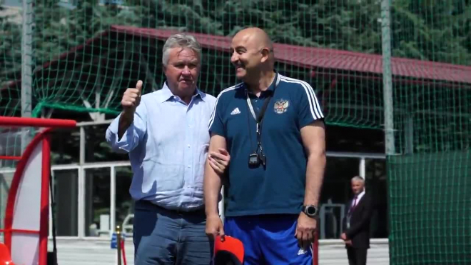 Хиддинк впечатлен игрой сборной России под руководством Черчесова