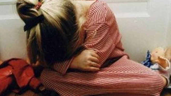 В Петербурге шестиклассницу напоили и изнасиловали трое на детской площадке