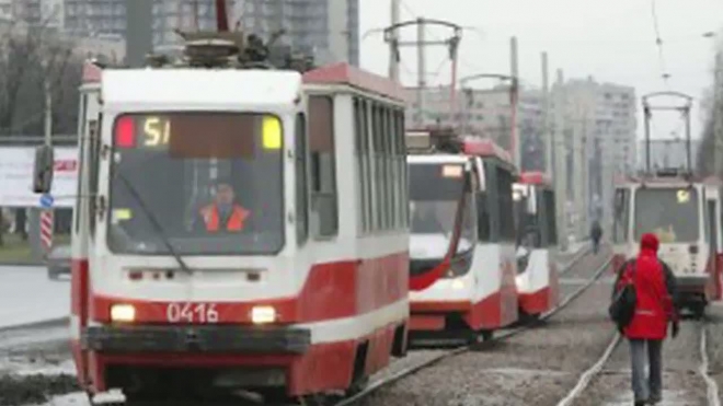 Обрыв контактной сети привел к трамвайной пробке в Невском районе Петербурга
