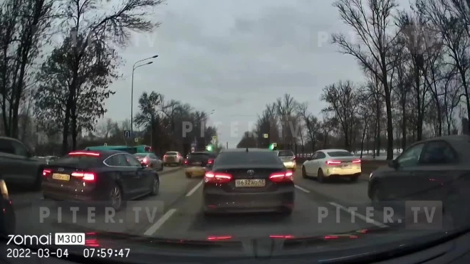 ДТП около парка спровоцировало пробку на Пулковском шоссе