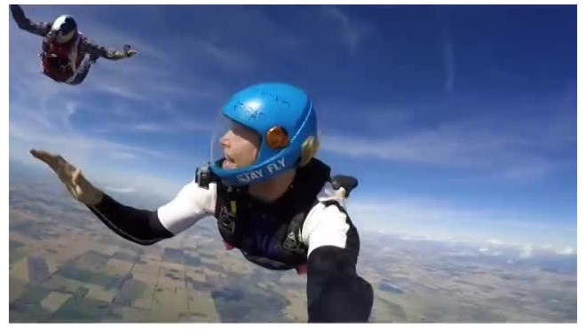 Стали известны подробности гибели звезды MTV Эрика Ронера после прыжка с парашютом